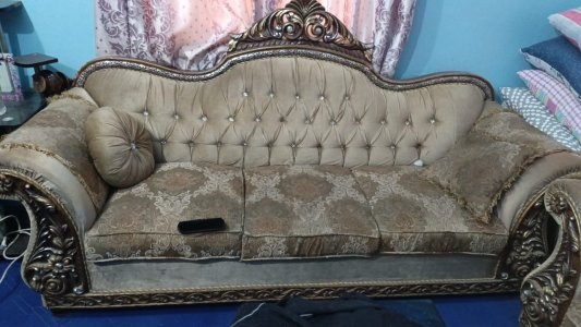 Taj sofa condition is new heavy sofa set